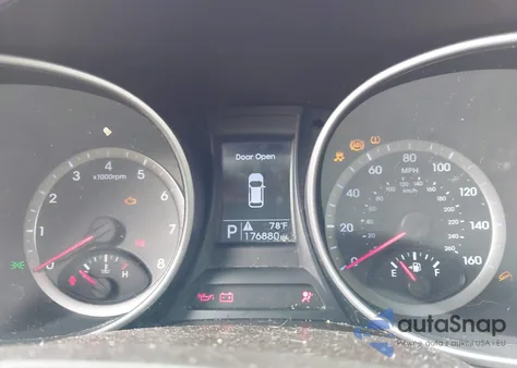 2016 Hyundai Santa Fe Sport 2.4L z USA, uszkodzony, nr VIN 5XYZTDLB4GG305752